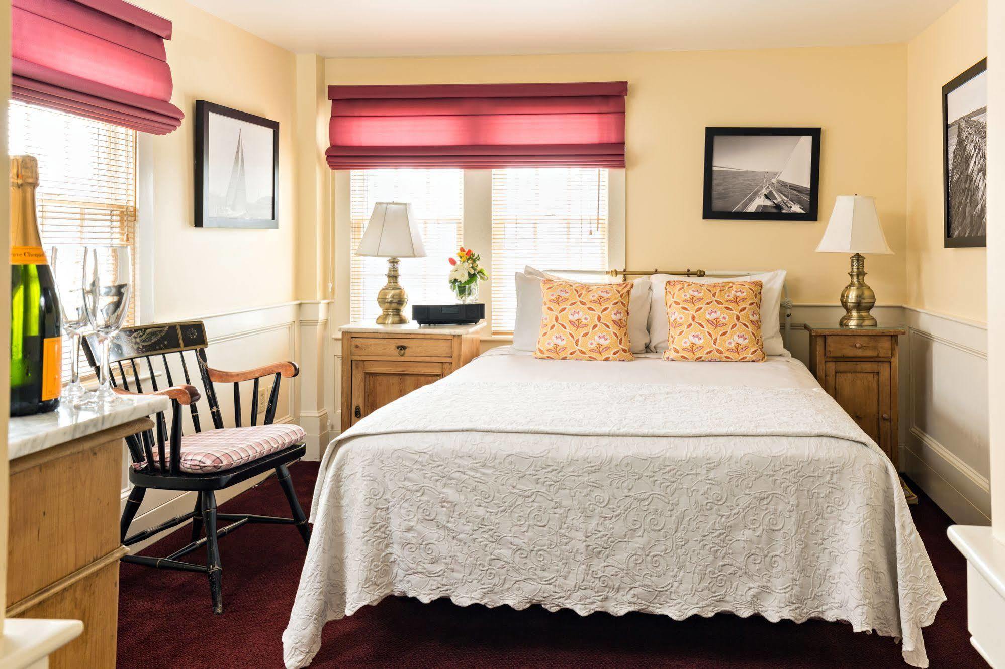 Brass Key Guesthouse Adults Only Провінстаун Екстер'єр фото